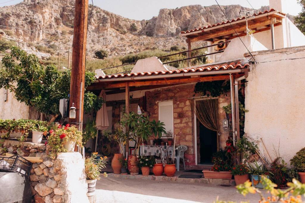 Sitia Apartment | HILL HOUSE SANDALI 2