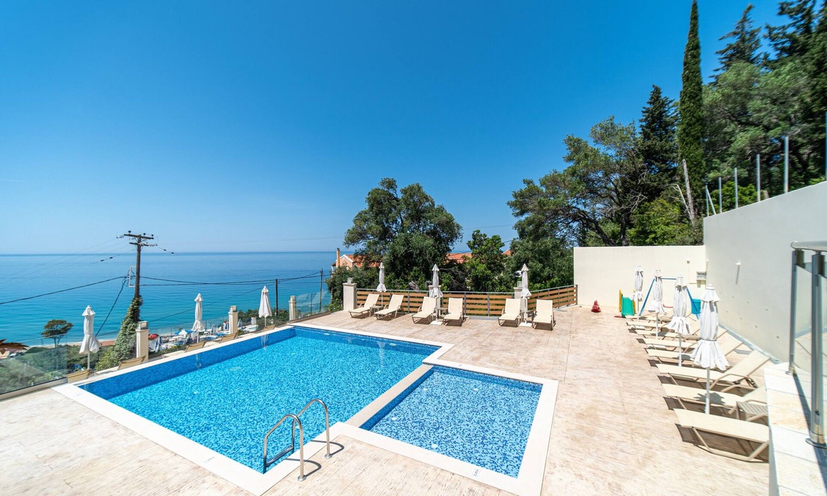 Agios Gordios Apartment | Holiday Apartment "Mazis Deluxe" with Sea View, Balcony & Wi-Fi