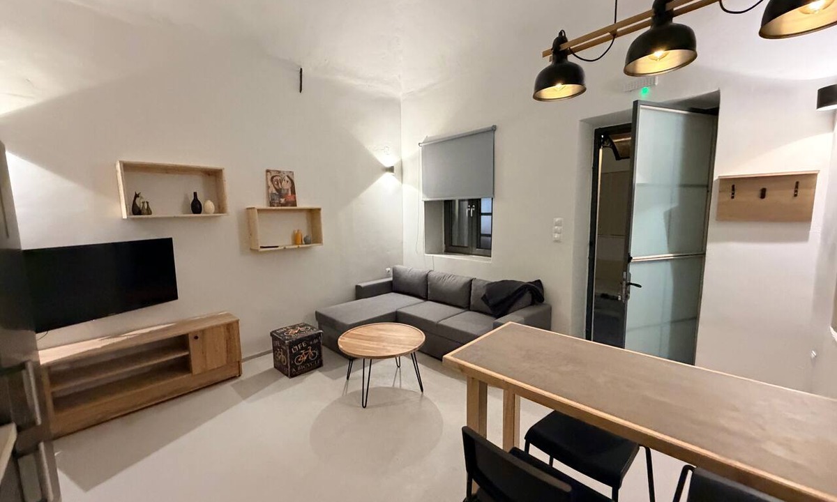 Chios House | Holiday Home 'Medieval Mansion Fully Restored In' with Wi-Fi and Air Conditioning