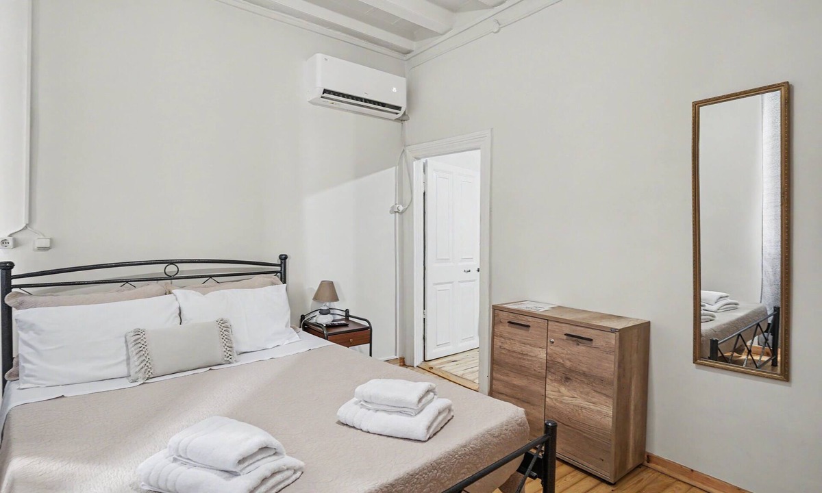 Old Town Apartment | Holiday Home 'Moraitis Apartment 2' with Wi-Fi