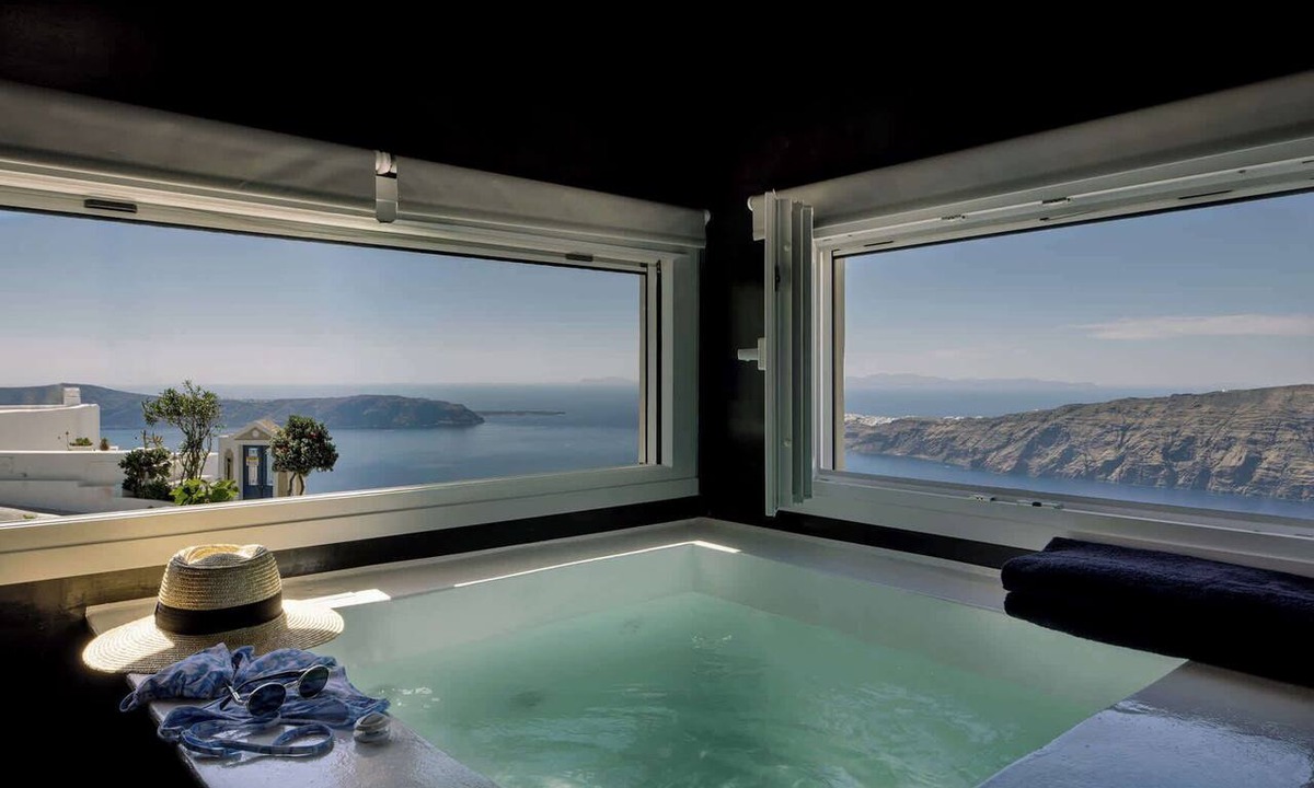 Imerovigli Apartment | Honeymoon Suite with Jacuzzi Nea Premium Residences