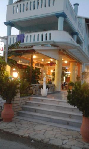 Ammoudia Hotel | Hotel Spiros