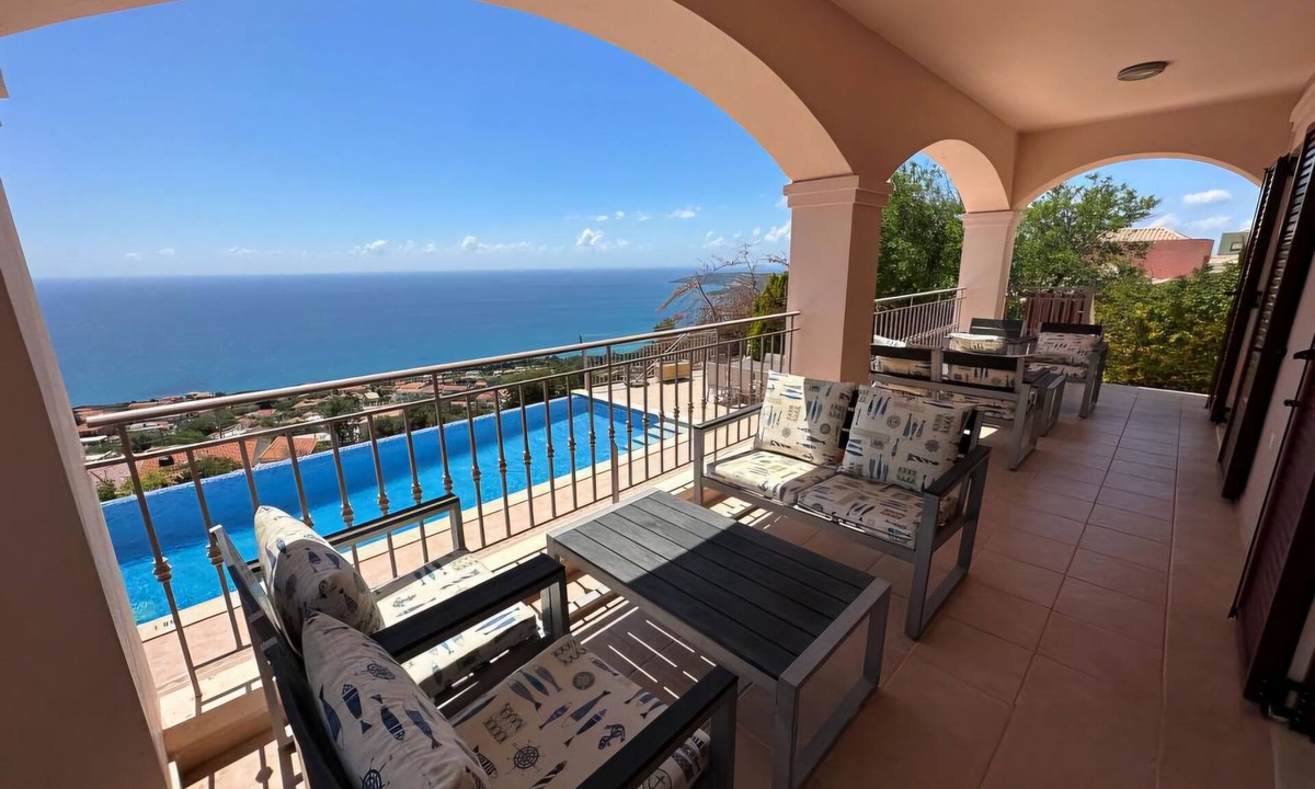 Mousata Villa | Ionion Pelagos – 4BR + Studio