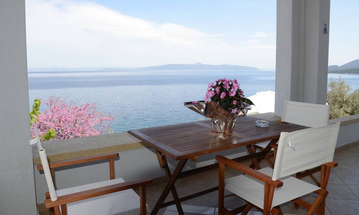 Sourpi Apartment | Ira Charming apt with stunning view!