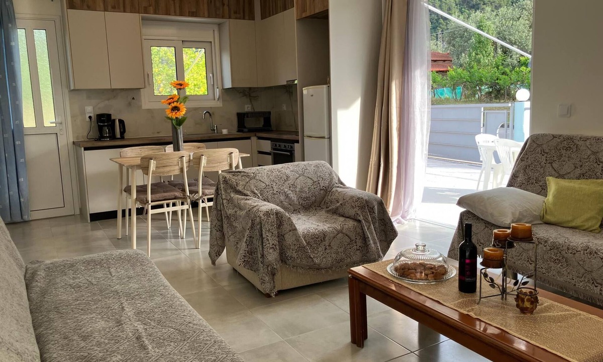 Kamena Vourla Apartment | Kamena Home Apartment in Kamena Vourla