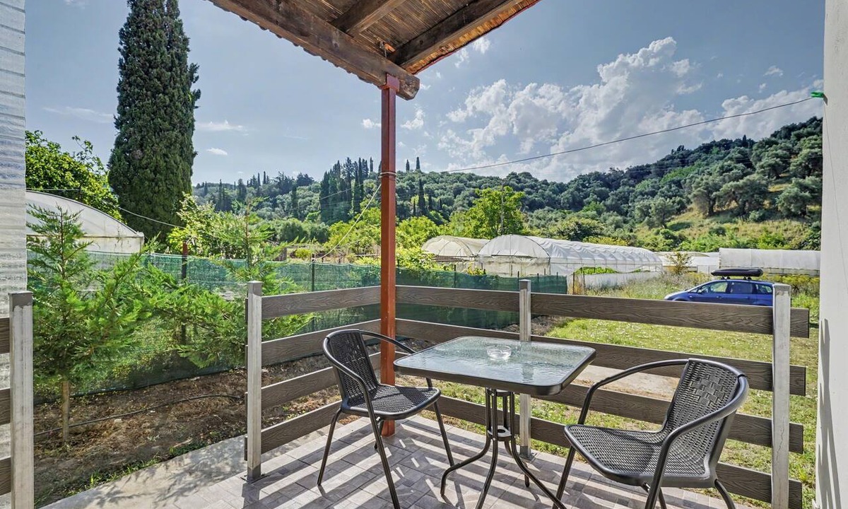 Termenades House | Karousades Olive House Country Home with Mountain View, Wi-Fi & Air Conditioning