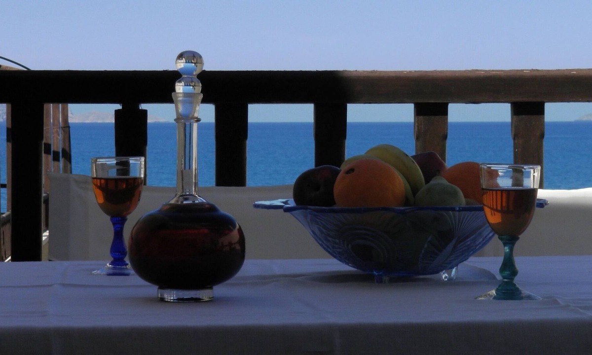 Kokkini Chani Apartment | Kokkini Hani Evi's Beautiful Seafront house, With 4 Bedroom, 2-9 Persons.