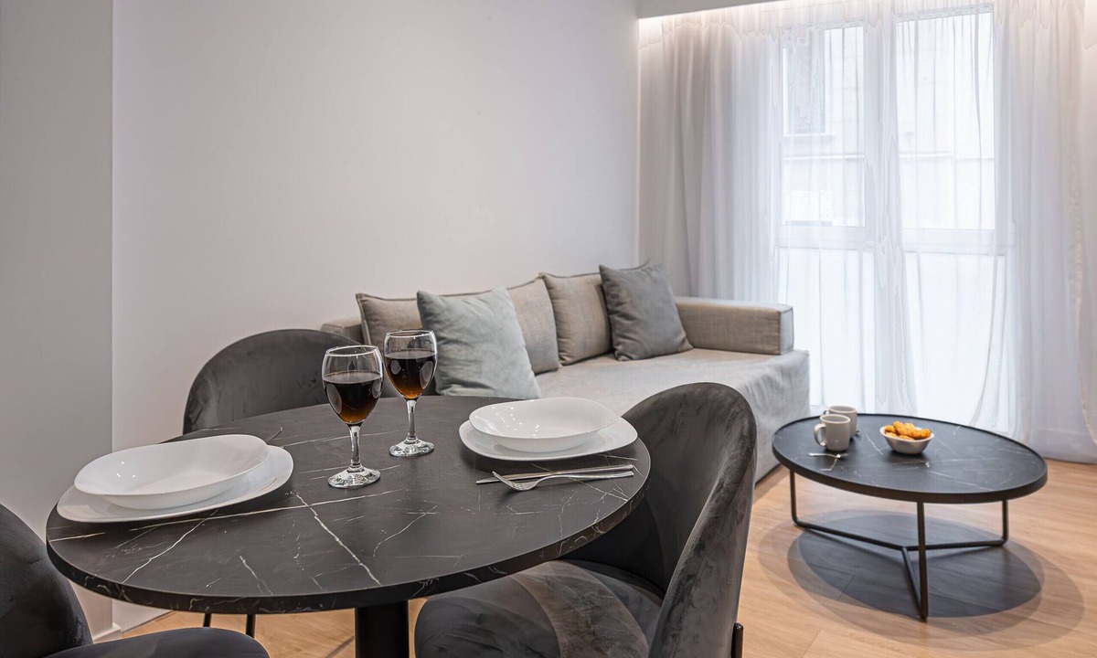 Ampelokipoi Bed & Breakfast | Kriel Suites by LIV Homes 02