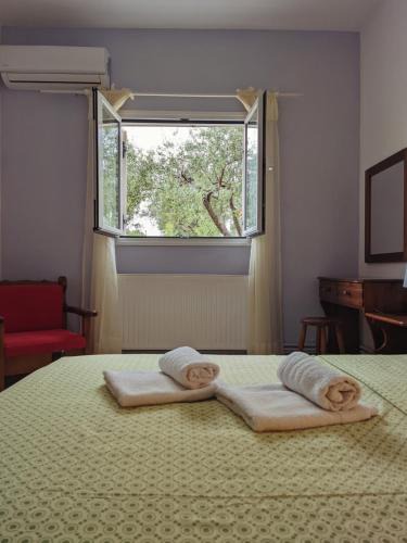 Karavados Apartment | Krini and Aroma apartments - garden & private parking