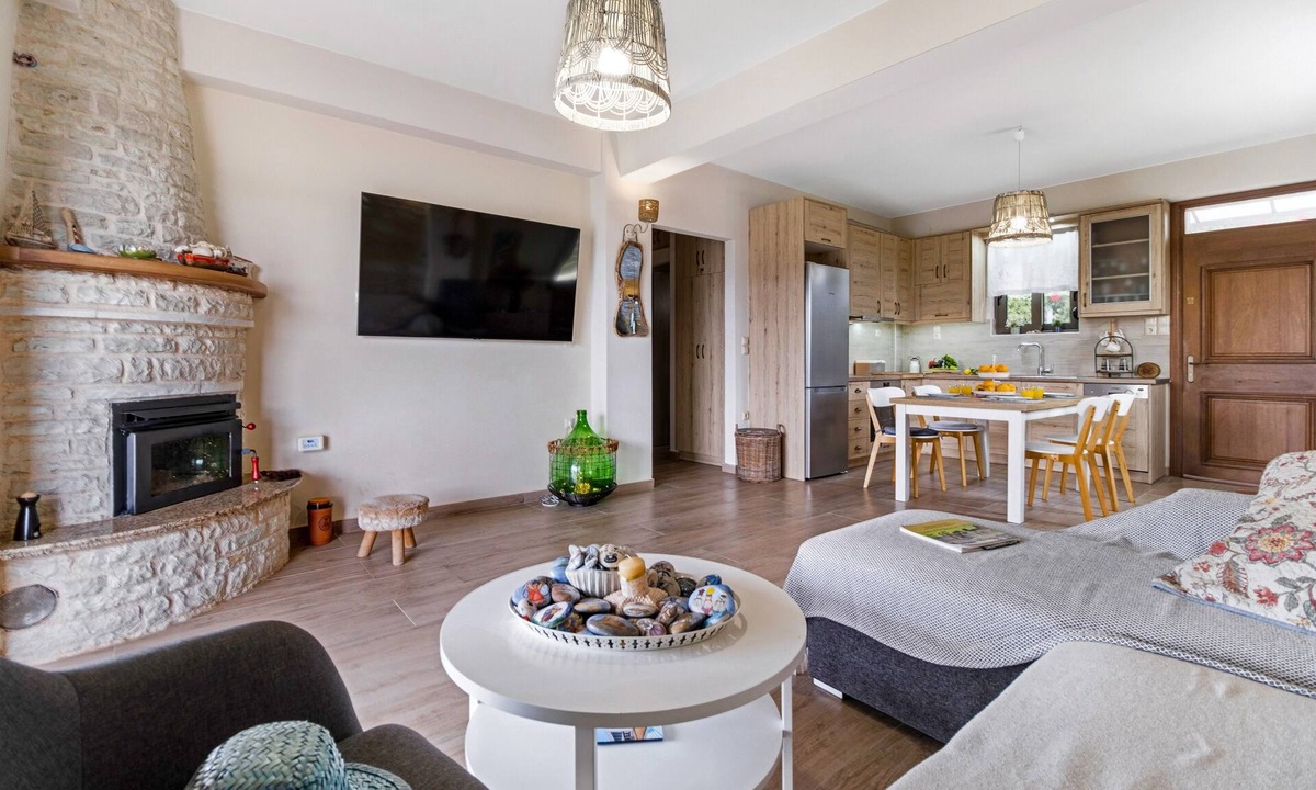 Spanokhorion House | Lefkada View Villa Vasiliki 1 Apartment with Garden near Lefkada Town and Bridge