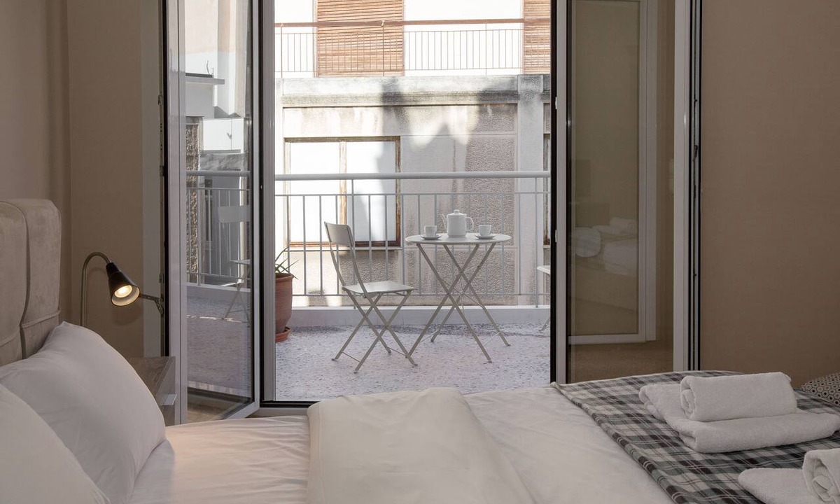 Psirri Apartment | Leonidas loft in the heart of Athens