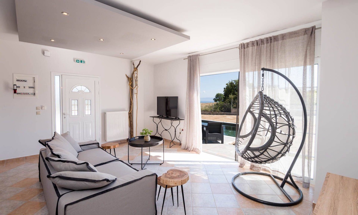 Skala Villa | Luxurious Villa ★Private Pool★Sleeps 6★Sea Views★Free Parking