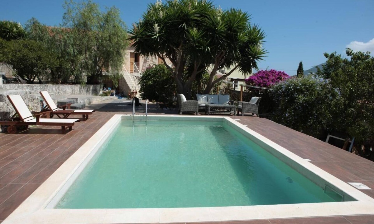 Tselendata House | LUXURY VENETIAN 18TH CENTURY STONE VILLA