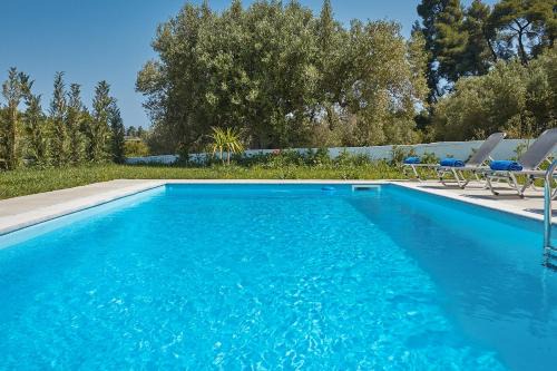 Kriopigi Villa | Luxury Villas with Private Pool & Garden in Halkidiki
