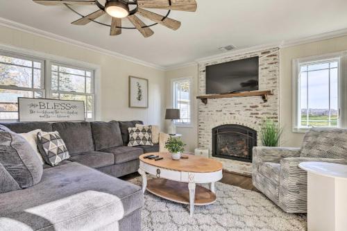 Mattituck House | Mattituck Home w/Fireplaces - Near Wineries