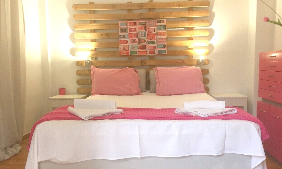 Ilisia Apartment | Megaron orange flat
