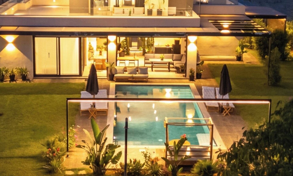 Akovitika Villa | Modern Private Pool Villa Walk to Beach