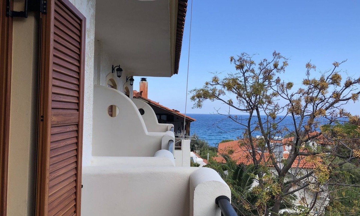 Gialiskari Apartment | Nikos Apartments A8 - One Bedroom Apartment, Sleeps 3