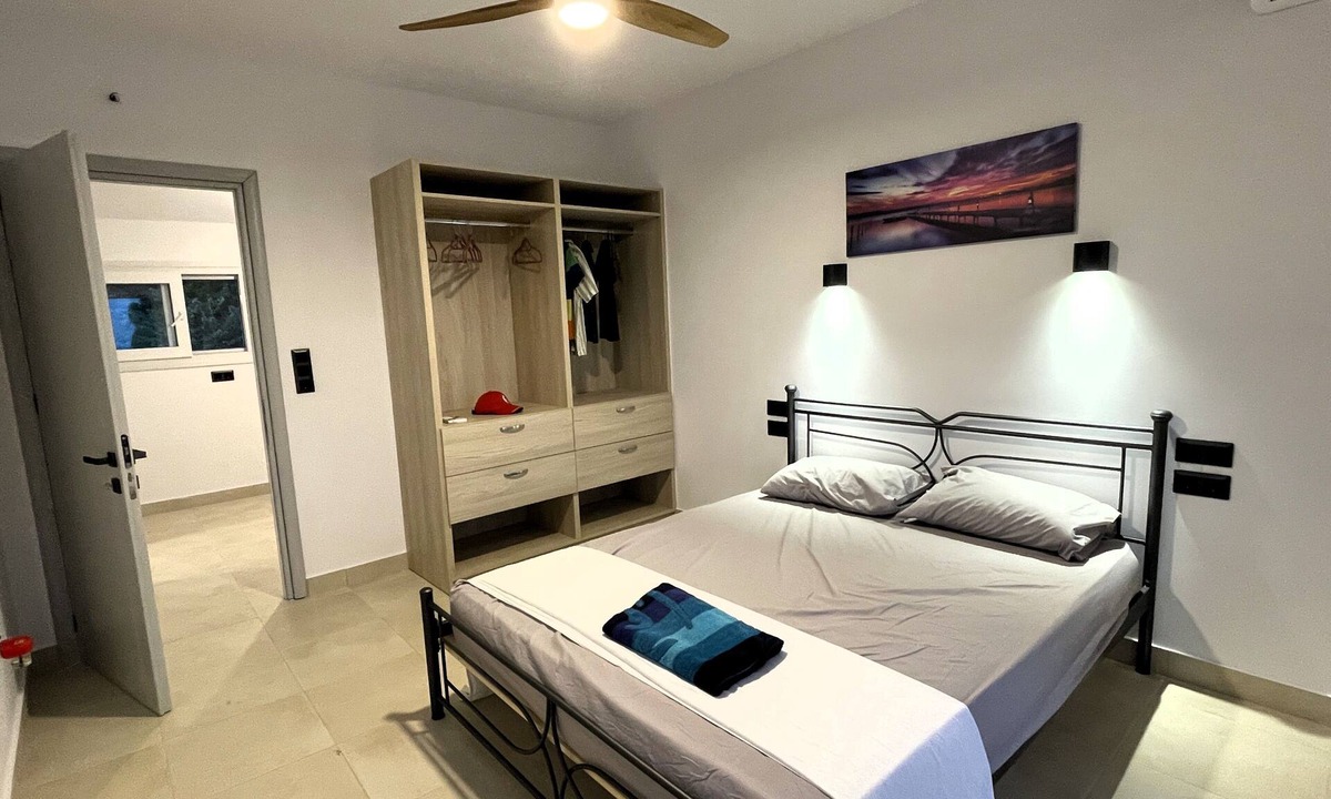 Petaleia House | Nina Apartment with Wi-Fi and Air Conditioning for Holidays