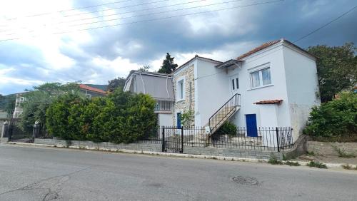 Eleftheres House | Olive Garden Estate