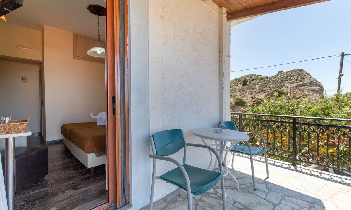Agia Galini Apartment | One Bedroom Beachfront Apartment with Sea View in Agia Galini