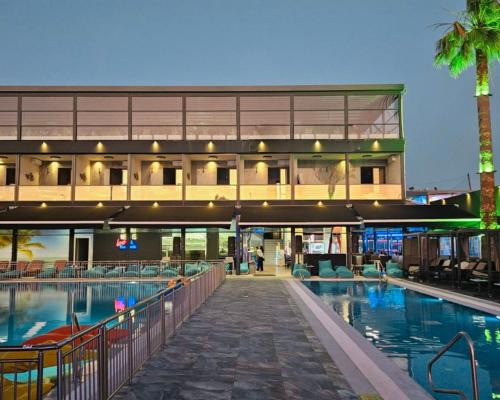 Salamis Apartment | Parrot Papagalakia 109