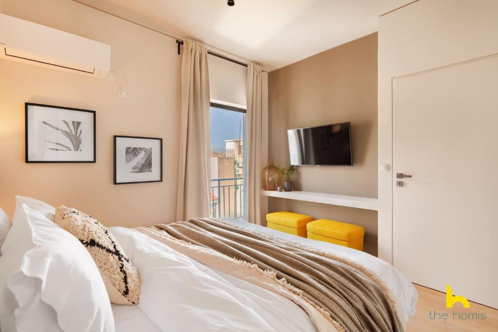 Thissio Apartment | Penthouse with Magical Acropolis view from Balcony
