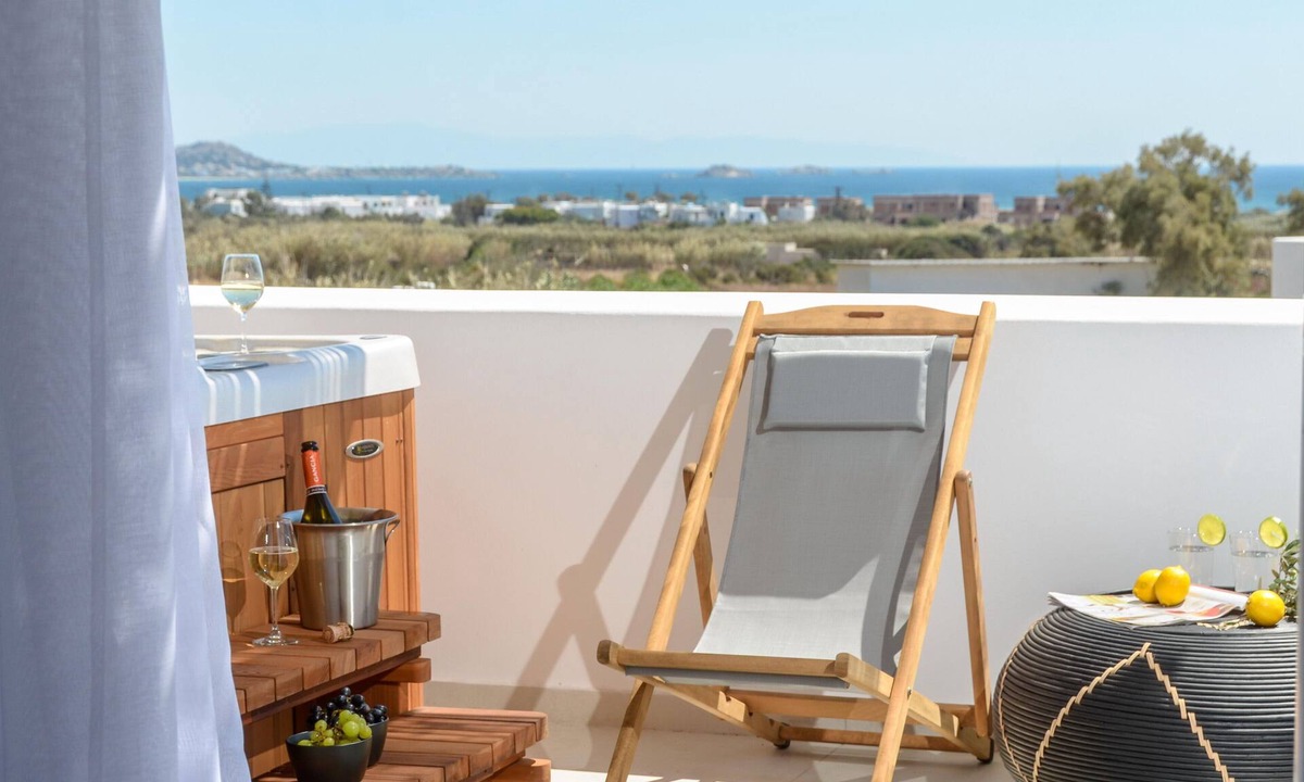 Plaka House | Premium Home with 2 Bedrooms, Outdoor Hot Tub and Sea View