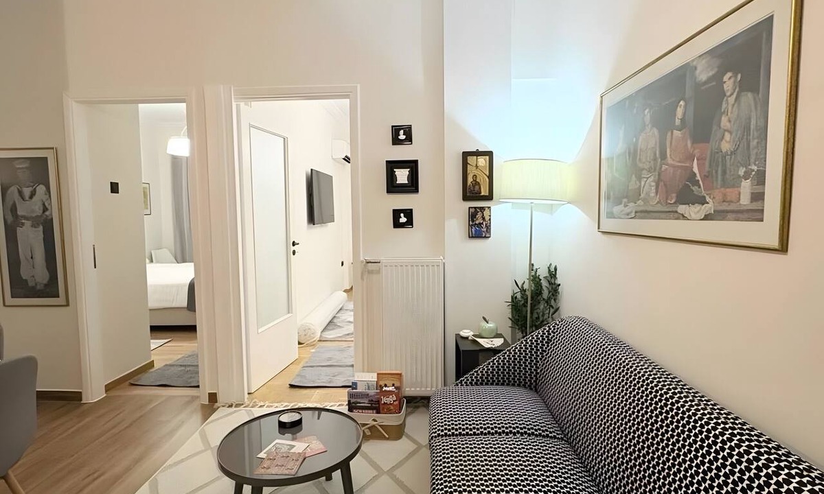 Pangrati Apartment | Rizari Art District – Modern Apartment in Central Athens
