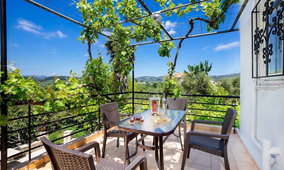 Vryses House | Rodanthi House, 2 BD, 1 BA, spacious, hospitable!