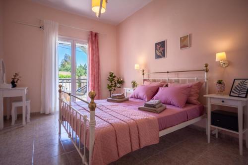 Limni Keri Apartment | Royal Jelly Suites - Renovated Suites with Pool Just 5 Minutes walk from the Beach By Villa Mana Gers