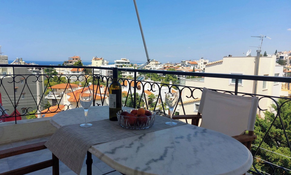 Voula House | Sea view,big and comfortable appartment in Voula