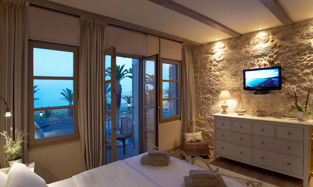 Old Town Rethymnon Apartment | "Sea View" family apt at "Casa Maistra Residence", old town central promenade