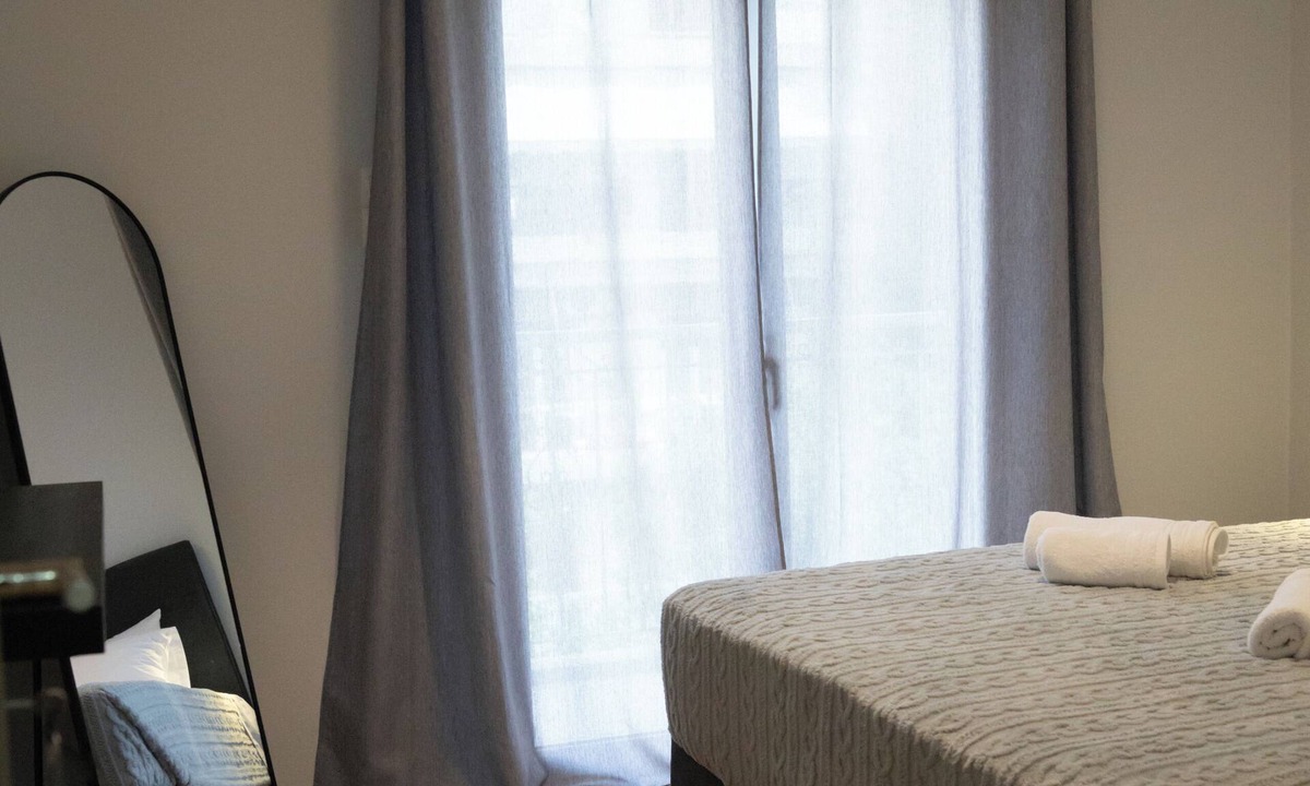 Palaio Faliro Apartment | Seaside Charm in Palaio Faliro – Walk to Beach & Cafés!