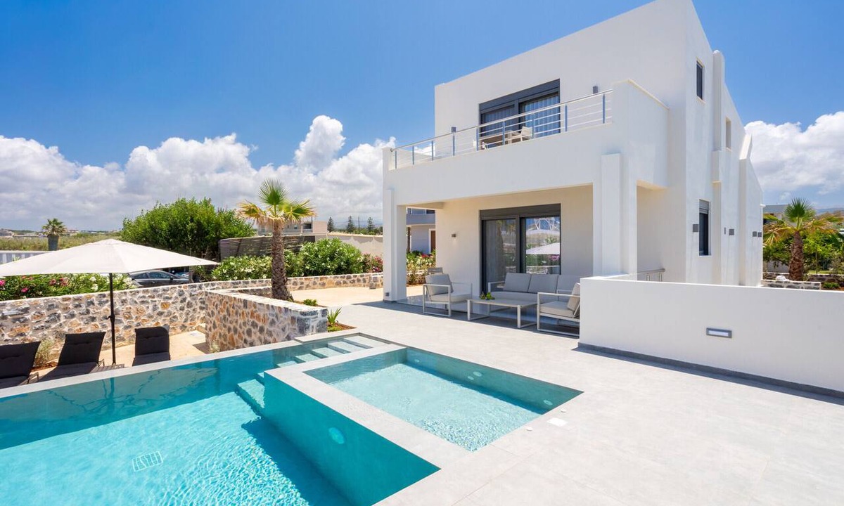 Pigianos Kampos Villa | Seaside Villa with Heated Pool, By Hellocrete