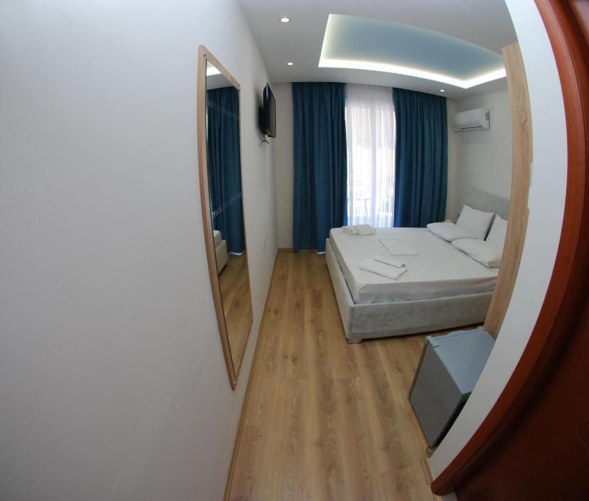 Sarande Apartment | Seaview studios for couples