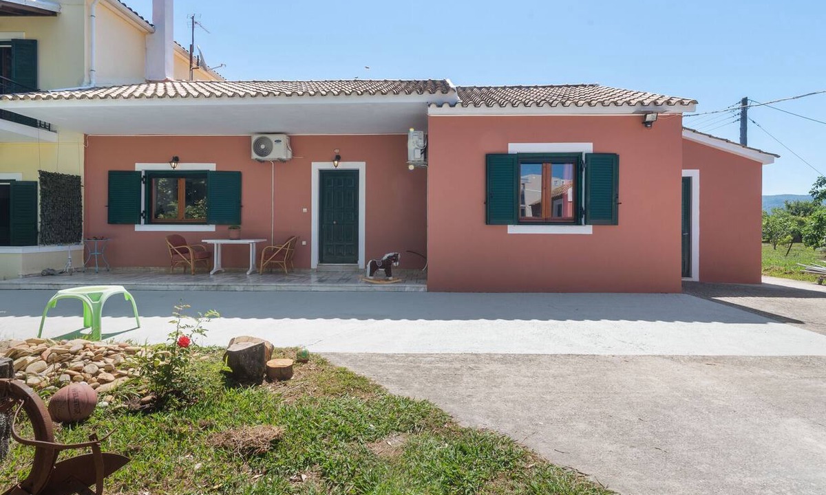 Roda Villa | Simplistic Villa in Korfu near Seabeach