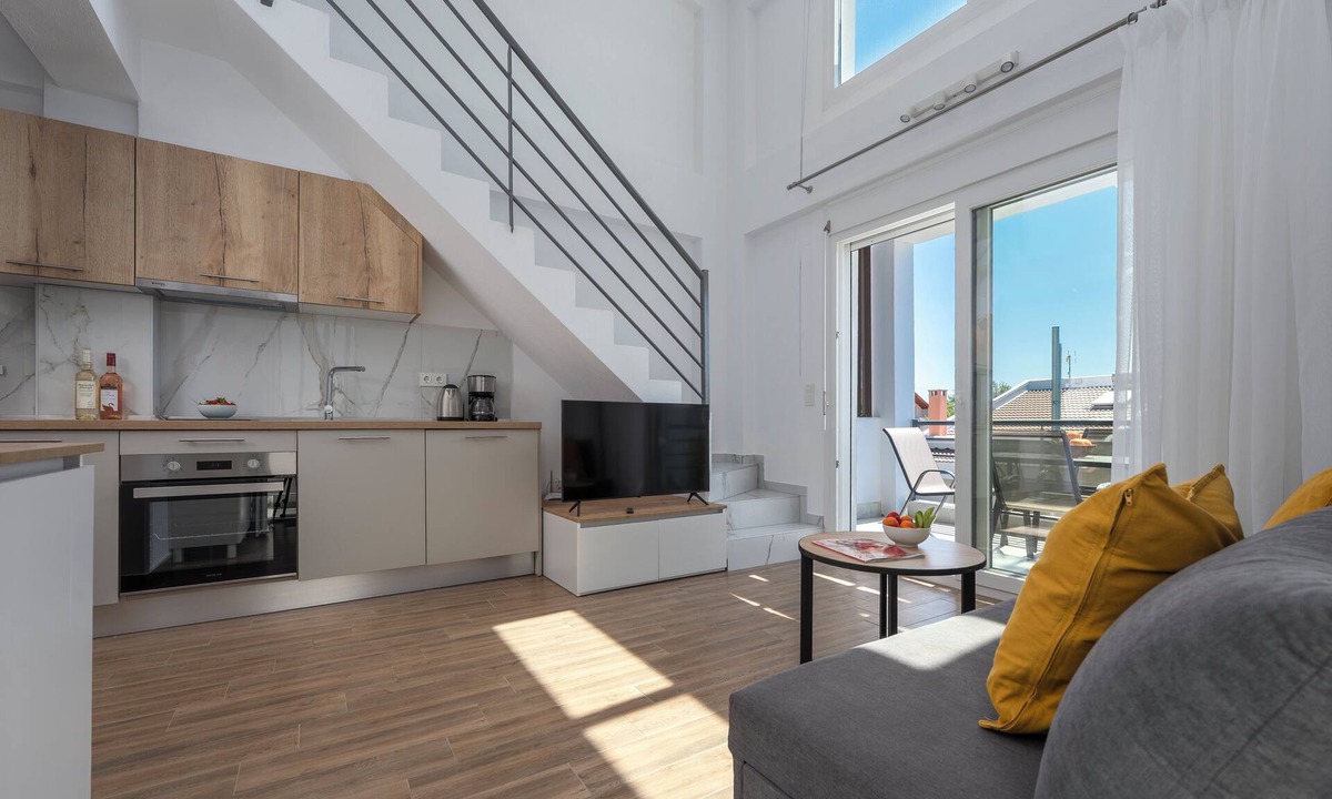 Paralia Ofryniou Apartment | SLV Irida Apartment