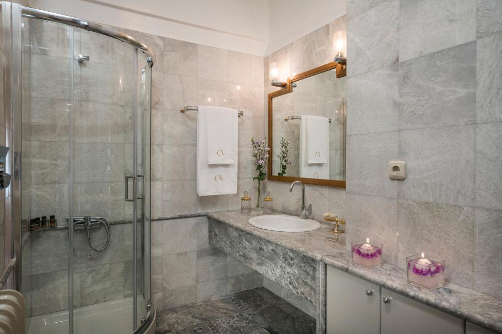 Old Town Apartment | Soul of Sun - Spacious Luxury 90sqm Apartment, 2 Bathrooms, Chania Center, Private Parking Available 900m
