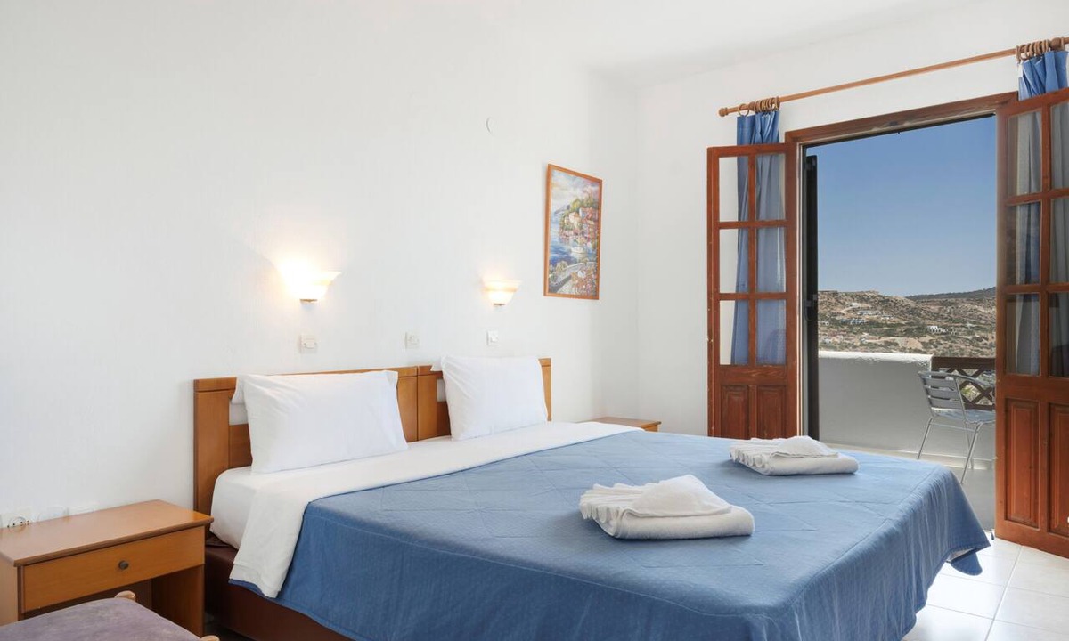 Amoopi Apartment | Standard Sea View Double 1 Room with Sea View and Shared Pool