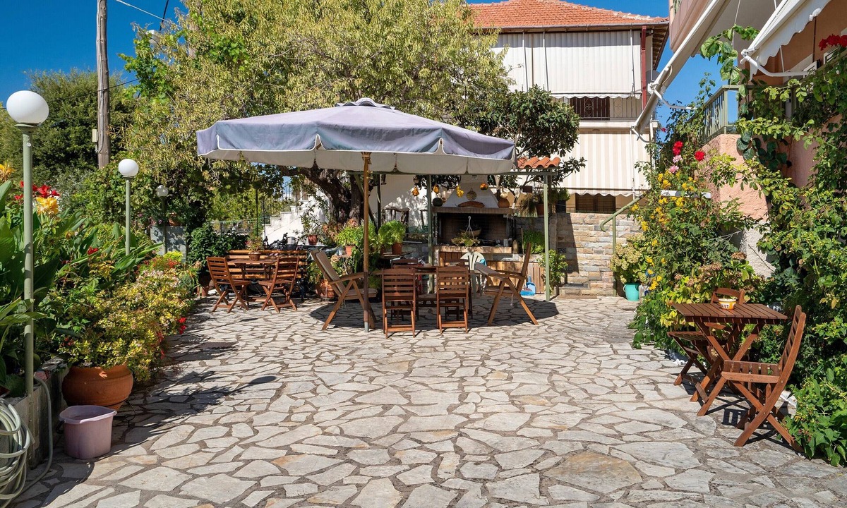 Kalamitsi House | Studio Apartment 'Nontas Home 24' with Mountain View, Wi-Fi and Air Conditioning