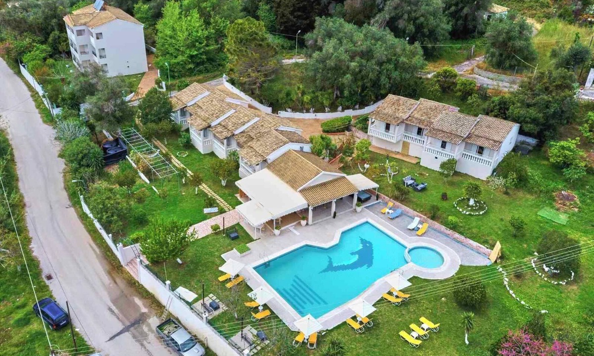 Sidari Apartment | Studio Apartment 'Vintage Resort 17' with Mountain View, Wi-Fi and Air Conditioning