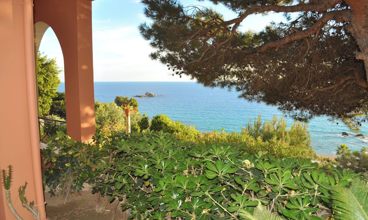Parelia Apartment | Studio Apartments Swimming Pool and sea View on Pelekas Beach