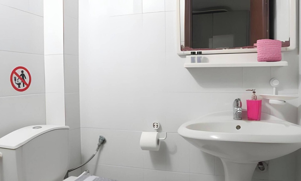 Pefkochori Apartment | Studio 'For 3 with Mountain View 4' with Shared Terrace, Wi-Fi and Air Conditioning