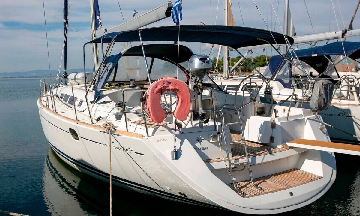 Keramoti Boat Rental | Sun-Kissed Sailing Adventure in Egeo Norte - Islas Griegas