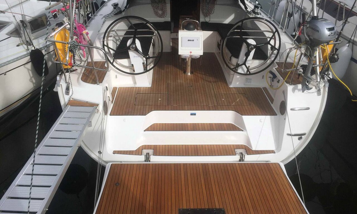 Skiathos Boat Rental | Sun-Kissed Sailing Adventure in Islas Esporadas