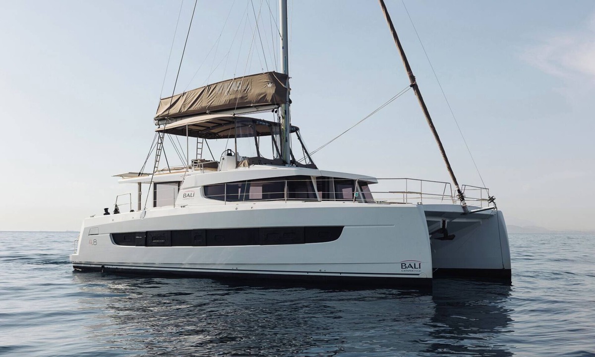 Tourlos Boat Rental | Sun-Kissed Sailing Adventure in Islas Cícladas, Mykonos
