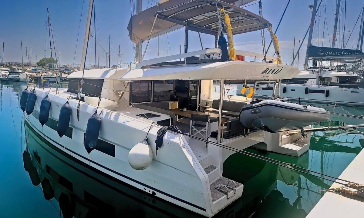 Tourlos Boat Rental | Sun-Kissed Sailing Adventure in Islas Cícladas, Mykonos