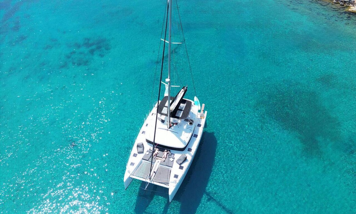 Alimos Boat Rental | Sun-Kissed Sailing Adventure in Islas Sarónicas