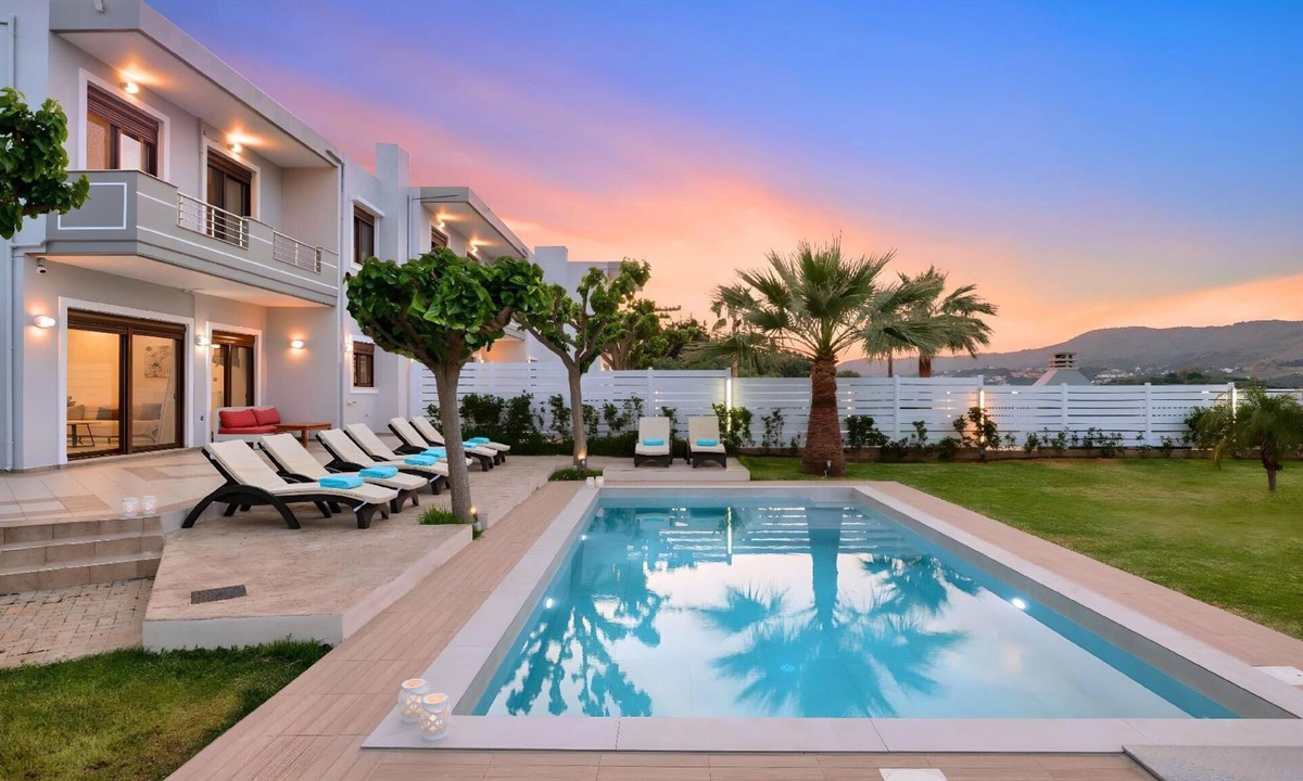 Georgioupolis House | Sunlight Villa with Heated Pool